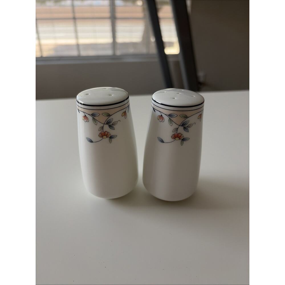 Vintage Princess House "Heritage Blossom" Salt & Pepper Shakers 3.5”